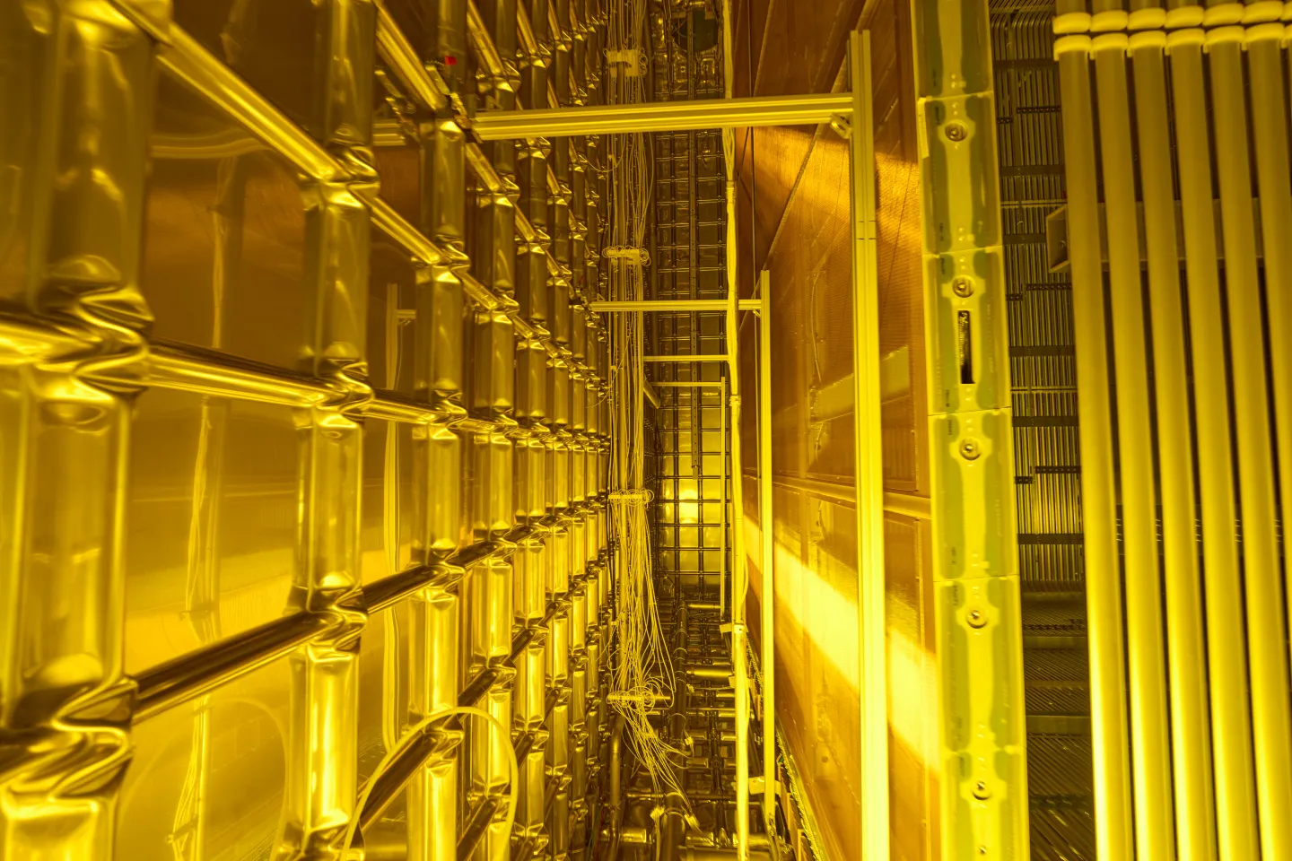Discover how CERN’s innovative cryostat technology is advancing neutrino physics