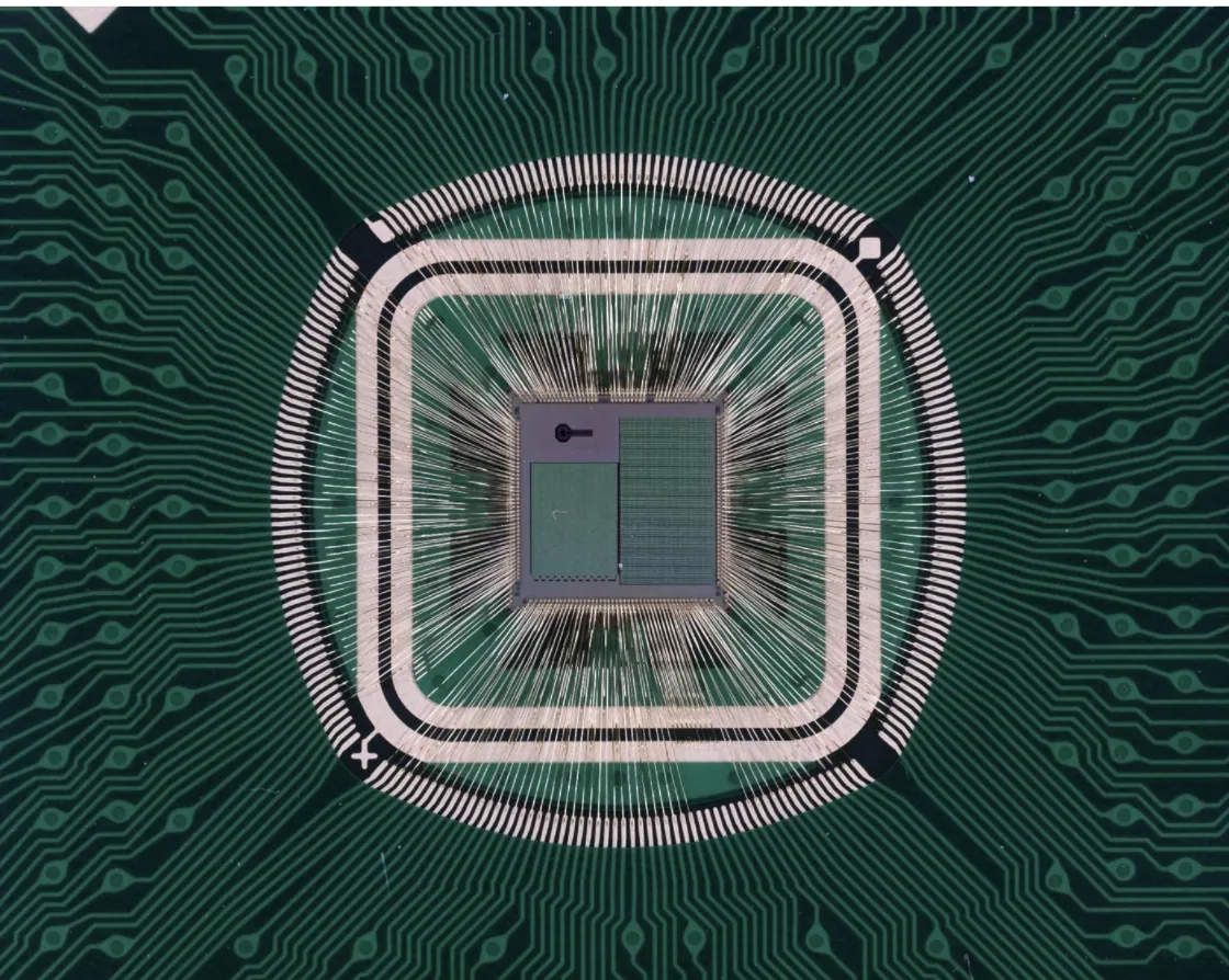 64 channel picosecond time resolution instrumentation in 25 milligrams of silicon